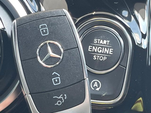 ���L�[���X�S�[(�X�}�[�g�G���g���[�@�\):�L�[���g�킸�ɉ�����G���W���n�����ł���L�[���X�S�[�B�L�[��g�ɂ��邾���Ńh�A�������ł���@�\�B�G���W���n�����{�^�������������ł��B