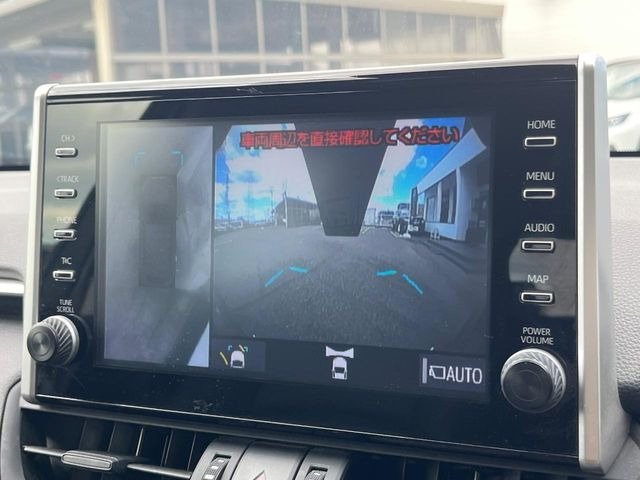 【パノラミックビューモニター】専用のカメラにより、上から見下ろしたような視点で360度クルマの周囲を確認することができます☆死角部分も確認しやすく、狭い場所での切り返しや駐車もスムーズに行えます。