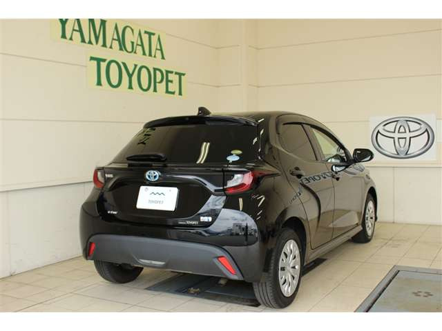 ヤリス1.5 ハイブリッド G E-Four 4WD