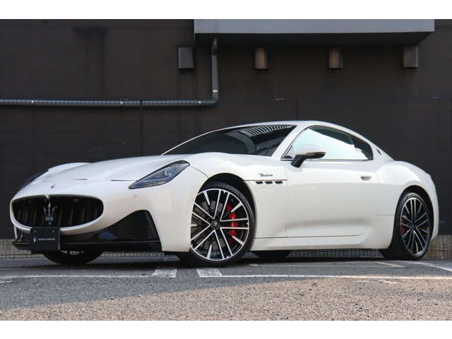 グラントゥーリズモ3.0 モデナ 4WD