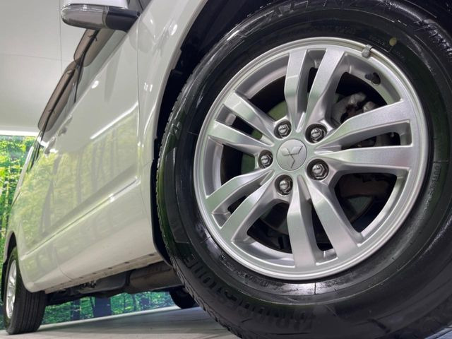 �y����16�C���`�A���~�z�C�[���z�O�ςɃ}�b�`���������A���~�z�C�[���𑕒����Ă���܂��B�e��ЊO�A���~�z�C�[����A�X�^�b�h���X�^�C�����戵�����Ă���܂��B���񂲑��k����������