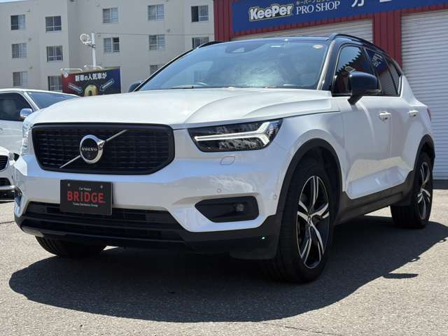 XC40B4 AWD Rデザイン 4WD