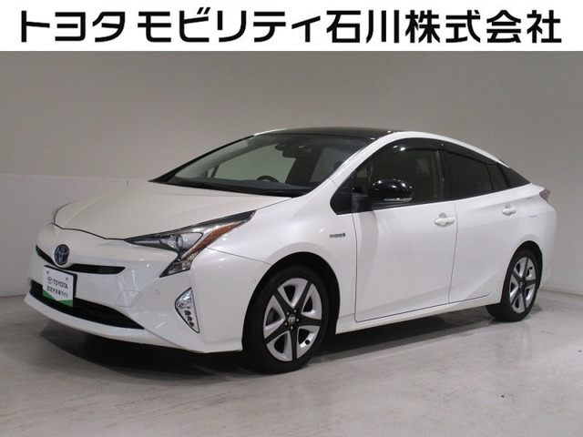 プリウス1.8 S セーフティ プラス ツートーン E-Four 4WD