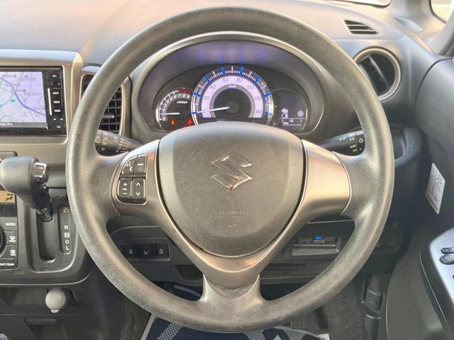 �y�X�e�A�����O�X�C�b�`�z�^�]���A�O������ڐ������炷���ƂȂ��A�I�[�f�B�I���̑��삪�\�ȕ֗��@�\!���S&���K�ȃh���C�u�����o���Ă���܂���