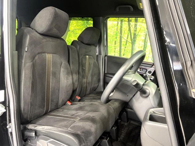 運転席シート廻りは使用感も少なく、良好な状態となっています。丁寧に使われていたことがよくわかりますね。