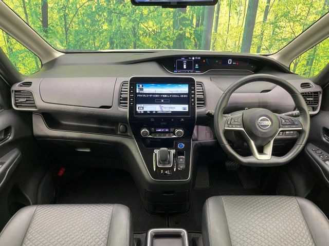 セレナ1.2 e-POWER ハイウェイスターV