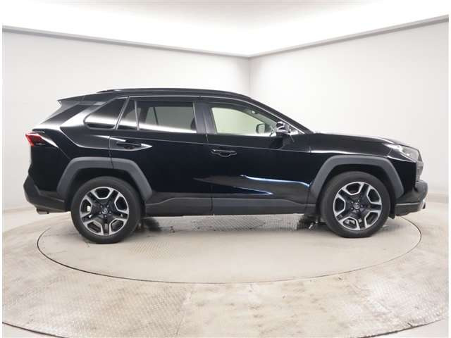 RAV42.0 アドベンチャー 4WD