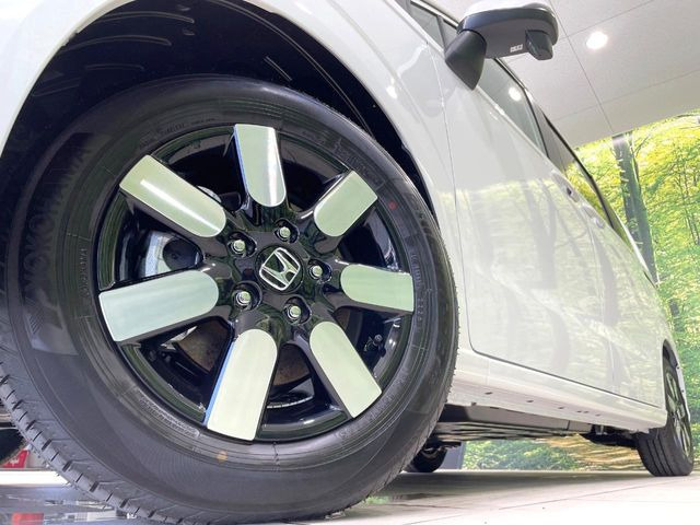 �y�����A���~�z�C�[���z�O�ςɃ}�b�`���������A���~�z�C�[���𑕒����Ă���܂��B�e��ЊO�A���~�z�C�[����A�X�^�b�h���X�^�C�����戵�����Ă���܂��B���񂲑��k����������