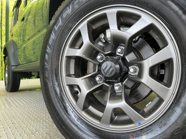 �y����15�C���`�A���~�z�C�[���z�O�ςɃ}�b�`���������A���~�z�C�[���𑕒����Ă���܂��B�e��ЊO�A���~�z�C�[����A�X�^�b�h���X�^�C�����戵�����Ă���܂��B���񂲑��k����������