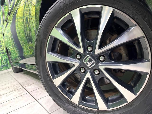 �y����17�C���`�A���~�z�C�[���z�O�ςɃ}�b�`���������A���~�z�C�[���𑕒����Ă���܂��B�e��ЊO�A���~�z�C�[����A�X�^�b�h���X�^�C�����戵�����Ă���܂��B���񂲑��k����������