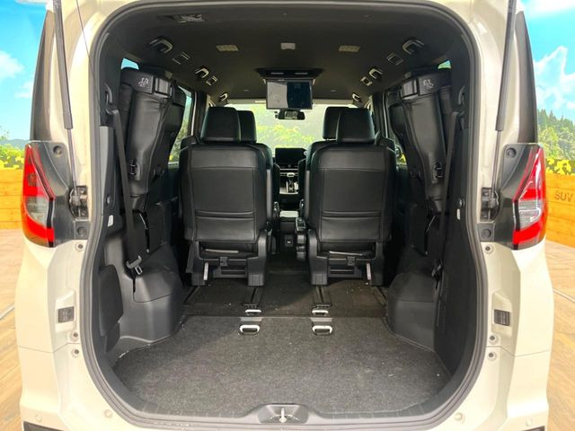 普段のお買い物や通勤、送迎等に十分な荷室スペースを確保しております。セカンドシートを倒すと、大きな荷物の積載も可能です♪