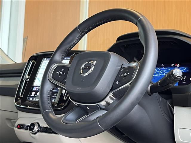 XC40ウルトラ B4 AWD 4WD