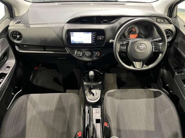 ヴィッツ1.0 F