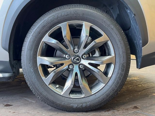 �y����18�C���`�A���~�z�C�[���z�O�ςɃ}�b�`���������A���~�z�C�[���𑕒����Ă���܂��B�e��ЊO�A���~�z�C�[����A�X�^�b�h���X�^�C�����戵�����Ă���܂��B���񂲑��k����������
