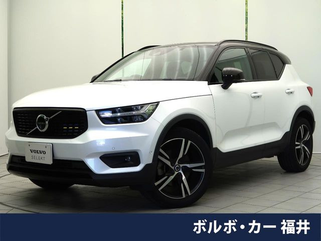 XC40B4 AWD Rデザイン 4WD