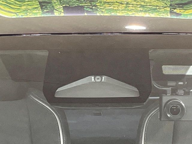 【トヨタセーフティセンス】走行中に前方の車両等を認識し、衝突しそうな時は警報とブレーキで衝突回避と被害軽減をアシスト。より安全にドライブをお楽しみいただけます。