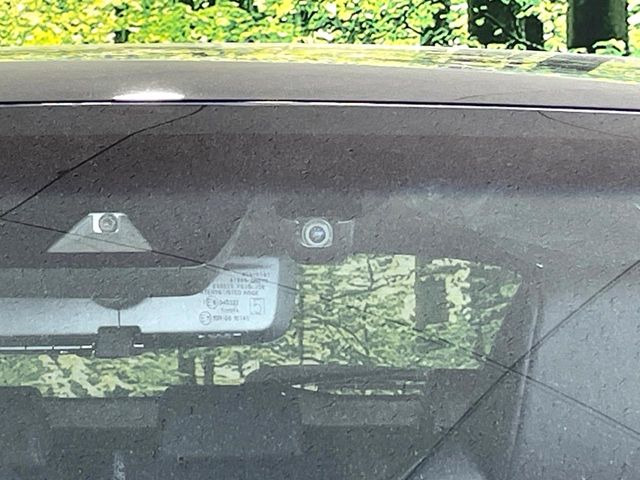 【ドライブレコーダー】ドライブレコーダー装備!走行中はもちろん、あおり運転や事故に遭遇した際、映像で記録し、万一のリスクに備えます。※記録用SDカードはお客様ご自身でご準備いただく必要があります。
