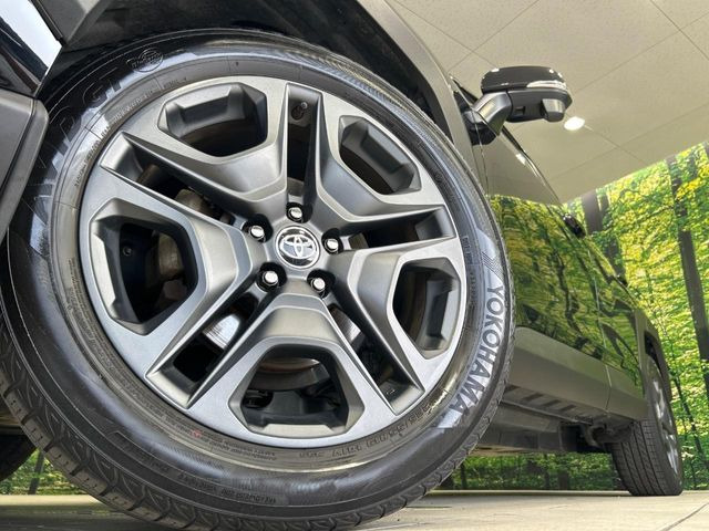 【純正19インチアルミホイール】外観にマッチした純正アルミホイールを装着しております。各種社外アルミホイールや、スタッドレスタイヤも取扱いしております。是非ご相談ください♪