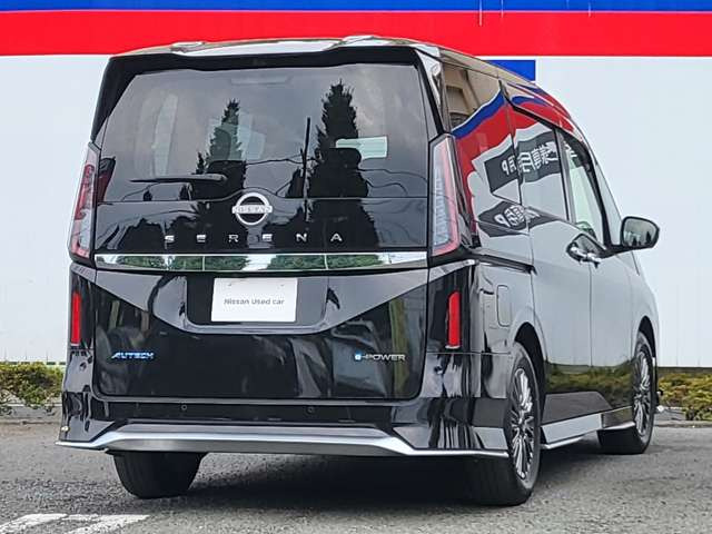 セレナ1.4 e-POWER AUTECH
