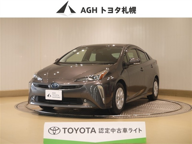 プリウス1.8 S セーフティ プラスII E-Four 4WD
