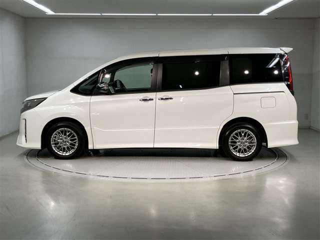 ノア1.8 ハイブリッド Si W×B II