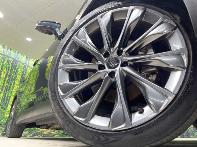 �y����21�C���`�A���~�z�C�[���z�O�ςɃ}�b�`���������A���~�z�C�[���𑕒����Ă���܂��B�e��ЊO�A���~�z�C�[����A�X�^�b�h���X�^�C�����戵�����Ă���܂��B���񂲑��k����������