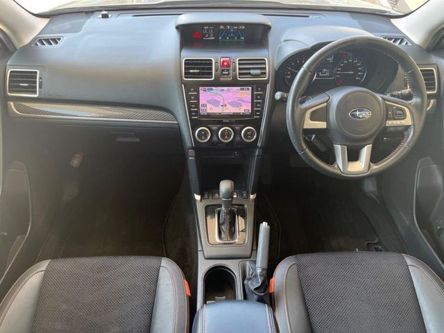 フォレスター2.0 エックスブレイク 4WD