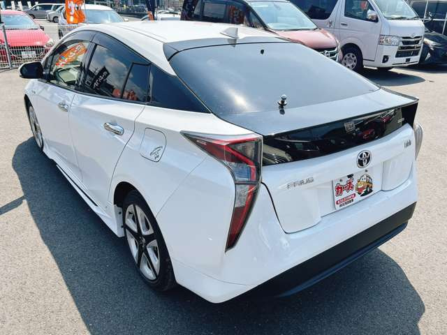 当店では軽自動車から普通車まで幅広くオールメーカーの車種・色・グレードを豊富に揃えております。
