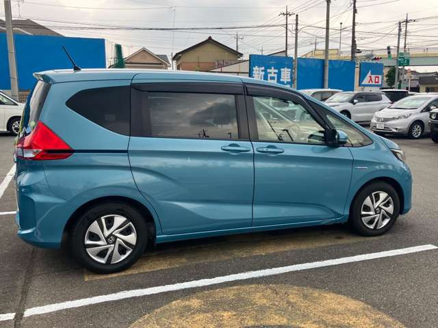 雹による凹みが少しありますが、その分価格がお買い求めやすくなっております。状態は担当営業までお申しつけ下さい。