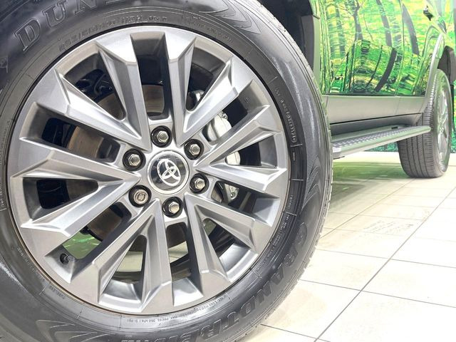 �y����20�C���`�A���~�z�C�[���z�O�ςɃ}�b�`���������A���~�z�C�[���𑕒����Ă���܂��B�e��ЊO�A���~�z�C�[����A�X�^�b�h���X�^�C�����戵�����Ă���܂��B���񂲑��k����������