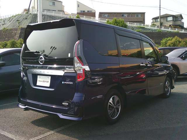 セレナ1.2 e-POWER ハイウェイスターV