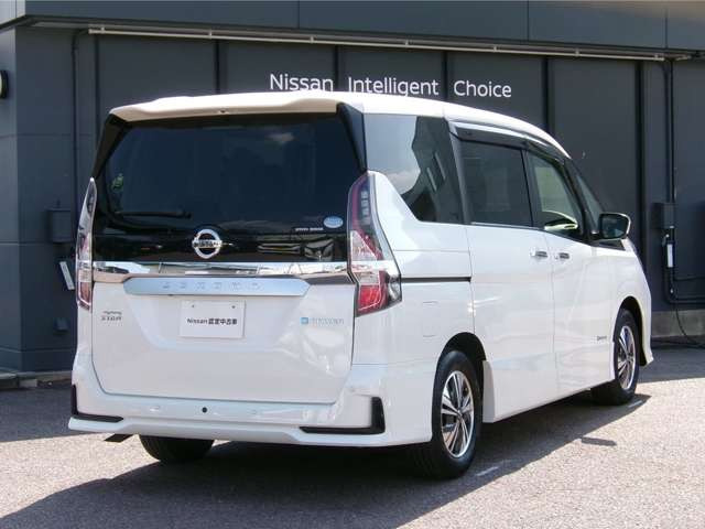 セレナ1.2 e-POWER ハイウェイスターV