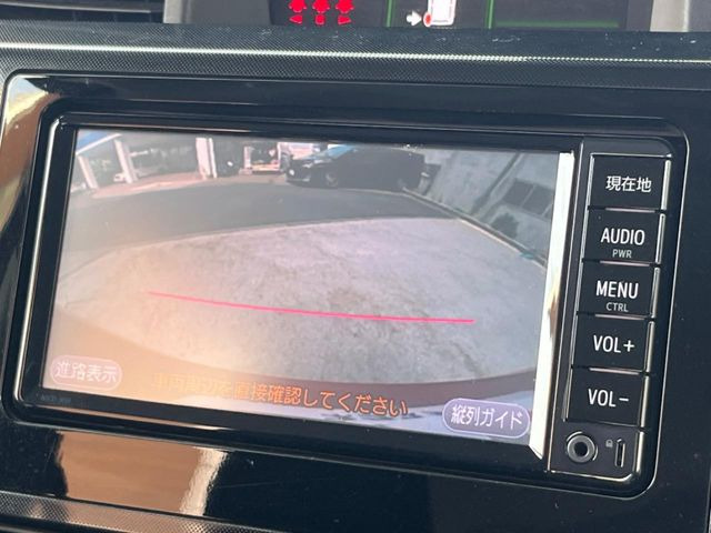 【バックカメラ】駐車時に後方がリアルタイム映像で確認できます。大型商業施設や立体駐車場での駐車時や、夜間のバック時に大活躍!運転スキルに関わらず、今や必須となった装備のひとつです!
