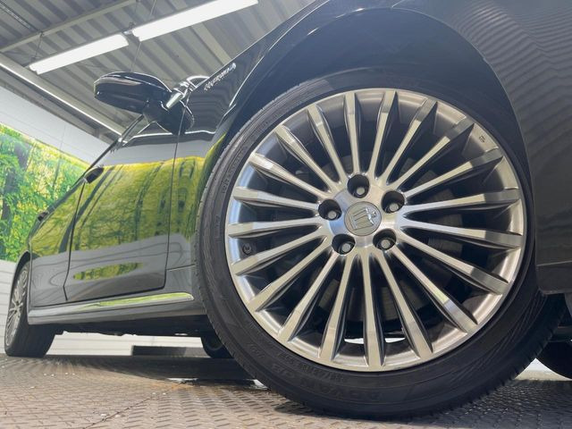 �y�����I�v�V����18�C���`�A���~�z�C�[���z�����I�v�V�����z�C�[���𑕒��B���s���\�̌���ɉ����A�O�ς����X�^�C���b�V���ɂȂ��Ă��܂��B