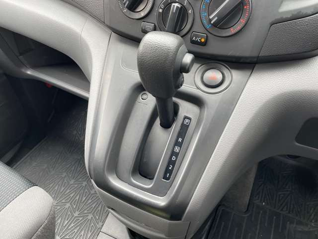 NV200バネットバン1.6 DX