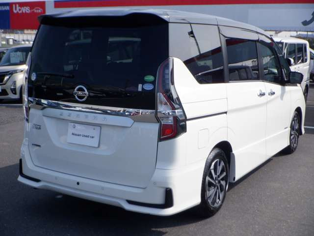 セレナ2.0 ハイウェイスターV