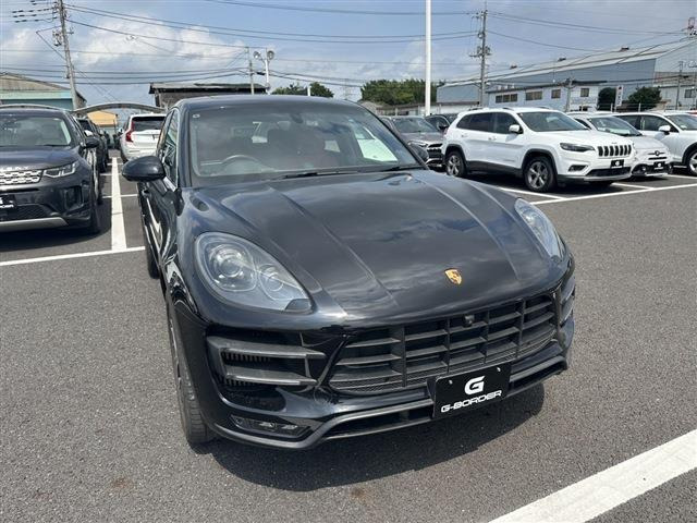 マカンターボ PDK 4WD
