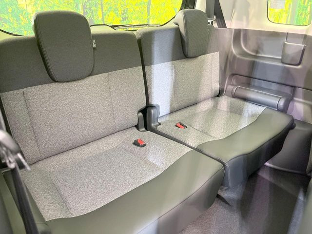 3列目シートはもちろん状態良好☆大人でもゆったりと座って頂けますので、大人数でのお出かけもラクラクです♪ご家族で、気の知れた仲間で、ドライブに行くのが楽しみですね♪