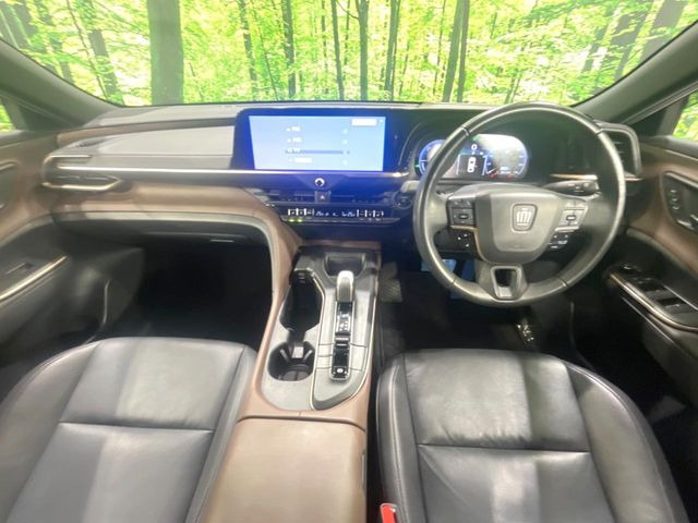 クラウンクロスオーバー2.5 G アドバンスト レザー パッケージ E-Four 4WD