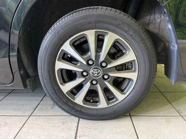 �y����15�C���`�A���~�z�C�[���z�O�ςɃ}�b�`���������A���~�z�C�[���𑕒����Ă���܂��B�e��ЊO�A���~�z�C�[����A�X�^�b�h���X�^�C�����戵�����Ă���܂��B���񂲑��k����������