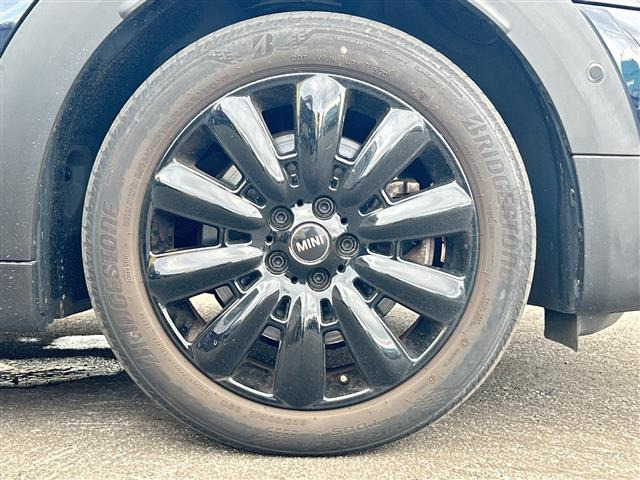 ミニクロスオーバークーパー SD オール4 4WD