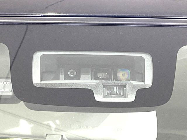 【スズキ セーフティサポート】走行中に前方の車両等を認識し、衝突しそうな時は警報とブレーキで衝突回避と被害軽減をアシスト。より安全にドライブをお楽しみいただけます。
