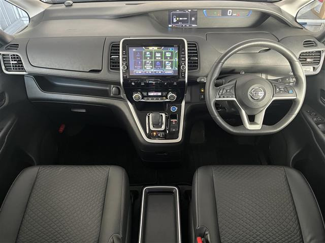 セレナ1.2 e-POWER ハイウェイスターV
