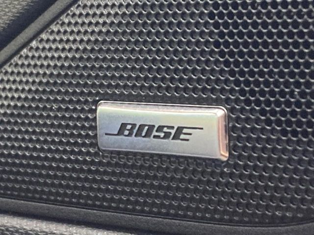 �yBOSE�T�E���h�V�X�e���z���[�J�[�I�v�V�����̍��i�ʃT�E���h�V�X�e���𓋍ځB��p�̃`���[�j���O���{���ꂽ�召�l�X�ȃX�s�[�J�[����ǎ��ȃT�E���h���t�ł��A�Տꊴ���ӂ�鉹����Ԃ����o���܂��B