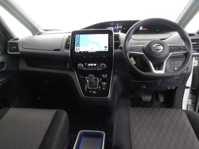 セレナ1.2 e-POWER ハイウェイスターV