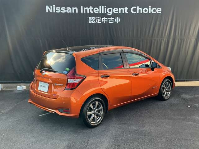 ノート1.2 e-POWER X ブラックアロー