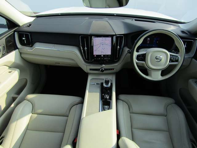 XC60リチャージ アルティメット T6 AWD PHEV 4WD
