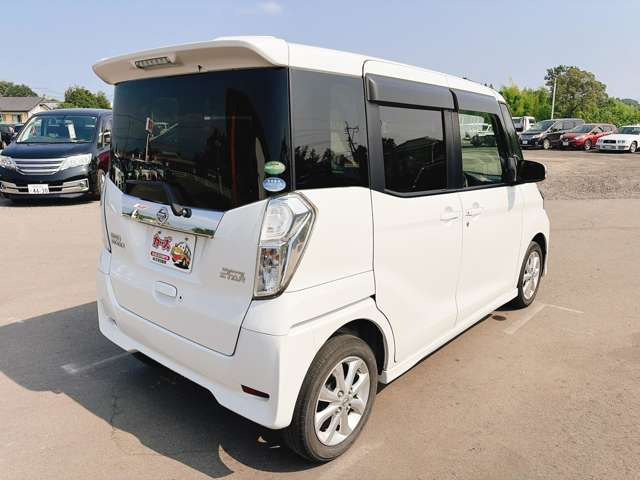 お客様のご予算帯に合わせたお車を常時100台以上取り揃えています!当社のスタッフがお客様のお車選びをしっかりサポートしご提案させていただきます!