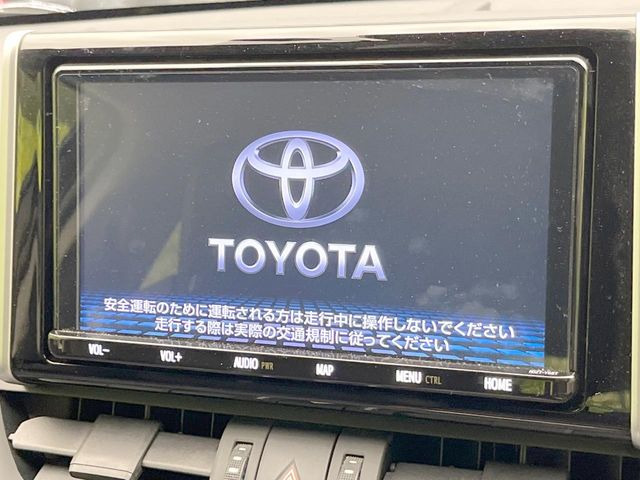 【純正9型ナビ】人気の純正ナビを装備しております。ナビの使いやすさはもちろん、オーディオ機能も充実!キャンプや旅行はもちろん、通勤や買い物など普段のドライブも楽しくなるはず♪