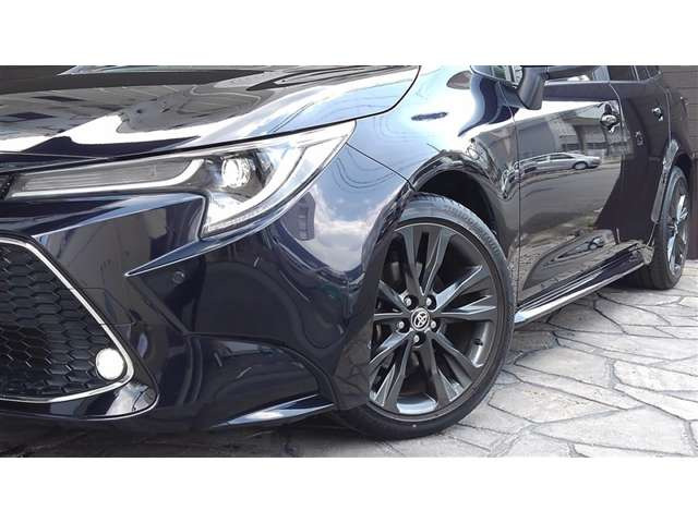カローラツーリング1.8 ハイブリッド W×B